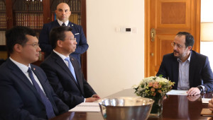Καμία συζήτηση της κυβέρνησης για βελούδινο διαζύγιο με τους Κινέζους