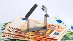 Σε διεθνείς οίκους για την εξεύρεση συστημικής λύσης για τα κόκκινα δάνεια