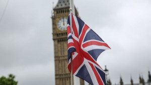 Πώς η Βρετανία αύξησε μισθούς με διπλάσιο ρυθμό από ΕΕ και ΗΠΑ