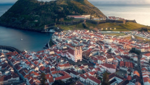 Ελληνικά νησιά: Γιατί κατακλύζονται από Τούρκους τουρίστες