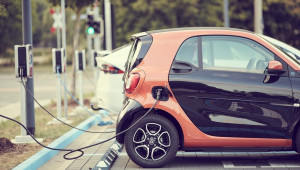 Γιατί μειώνεται η παραγωγή των αμιγώς ηλεκτρικών αυτοκινήτων