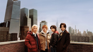 TOMMY HILFIGER ΚΑΙ STRAY KIDS ΣΤΗ ΝΕΑ ΥΟΡΚΗ ΓΙΑ ΤΗ ΦΘΙΝΟΠΩΡΙΝΗ ΚΑΜΠΑΝΙΑ 2024.