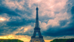 Πώς η τέλεια καταιγίδα σάρωσε τη Γαλλία και «έπνιξε» την κυβέρνηση Μπαρνιέ