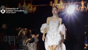Εντυπωσίασε το Fashion Christmas Catwalk του Inner Wheel Club Larnaca – Kition και του Πανεπιστημίου UCLan Cyprus
