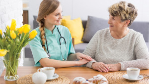 Στήριξη στο σπίτι: Κατ’ οίκον φροντίδα από τον Αντικαρκινικό Σύνδεσμο