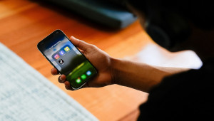 Ένας φορτιστής για όλες τις φορητές συσκευές – Σε ισχύ η νέα νομοθεσία της ΕΕ