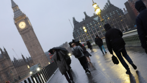 Φόβοι για τον πρώτο μαύρο κύκνο του 2025