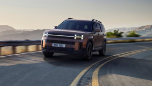 Εντυπωσιακό ξεκίνημα της Hyundai στο 2025: Τα μοντέλα SANTA FE, IONIQ 5 N και INSTER έλαμψαν στα βραβεία What Car? και Women’s Worldwide Car of the Year