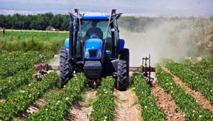 Οι αγρότες αδυνατούν να καλλιεργήσουν τη γη τους