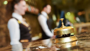 «Τελεσίγραφο» στο Υφ. Τουρισμού για αδειόδοτηση ξενοδοχείων