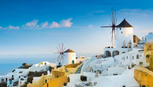 Μύκονος τέλος για τη γαλλική πολυεθνική Αccor λόγω κλιματικής κρίσης