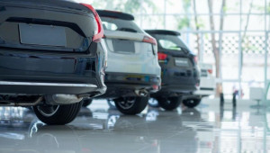 Τι θα συμβεί στις τιμές των αυτοκινήτων εάν παραμείνουν οι δασμοί Τραμπ