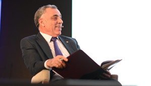 Συνέντευξη με τον Πόλυ Καλλή: Προκλήσεις, Τάσεις και Ευκαιρίες στον Τομέα Ξενοδοχείων και Φιλοξενίας