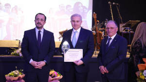 Το Πανεπιστήμιο Νεάπολις Πάφος βραβεύτηκε για την Ανώτατη Εκπαίδευση στο Gala Dinner του ΕΒΕ Πάφου