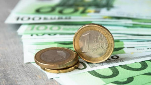 Έπεσαν τα επιτόκια, αλλά έπεσαν και τα δάνεια