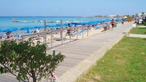 Θετική άνοδος του τουρισμού στο Παραλίμνι: Προβλέπεται αύξηση 6% φέτος