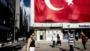 Τουρκία: Η πολιτική αβεβαιότητα «βυθίζει» την οικονομία
