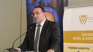 Αισιοδοξία για τουρισμό, παρά το δασμολογικό σοκ – Καθησυχαστικός ο Κ. Κουμής