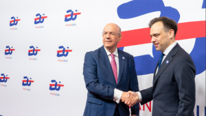 ΥΠΟΙΚ στη Βαρσοβία: Πρωταρχικός στόχος ο διάλογος με ΗΠΑ για δασμούς