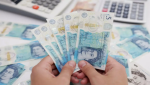 Άλμα της στερλίνας μετά τα στοιχεία πληθωρισμού στο Ηνωμένο Βασίλειο