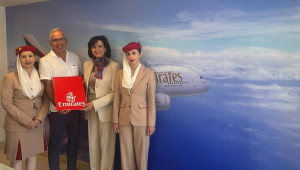 Η Emirates ανέδειξε τη μεγάλη νικήτρια του διαγωνισμού “Scan & Win” στο Cyprus Travel Expo 2025