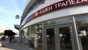 Φεύγει και ο Ιούλιος και ακόμα περιμένουν οι κουρεμένοι
