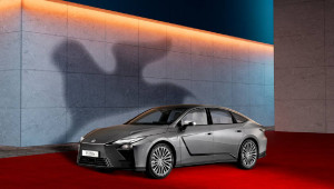 H Lexus επίσημος χορηγός μετακίνησης του 82ου Φεστιβάλ Κινηματογράφου της Βενετίας