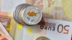 Τέλη του 2026 η υποχώρηση του χρέους στο 50% - Τι διευκρινίζει το ΥΠΟΙΚ