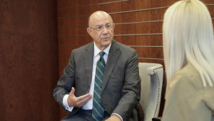 «Αναπτυξιακός και πλεονασματικός» ο προϋπολογισμός 2026, λέει ο ΥΠΟΙΚ