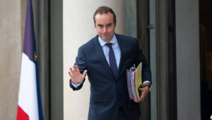 Σε πολιτικό χάος η Γαλλία