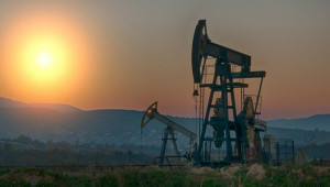 Πετρέλαιο: Πτώση στις τιμές μετά την άνοδο των αμερικανικών αποθεμάτων και εν μέσω κυρώσεων στη Ρωσία