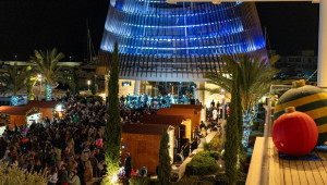 Η Μαρίνα Αγίας Νάπας βάζει τα γιορτινά της