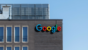 Μία ανάσα από το αστρονομικό ποσό των $4 τρισ. η αξία της Alphabet