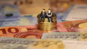 Σε τροχιά συνταξιοδοτικής μεταρρύθμισης από το νέο χρόνο