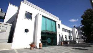 Νομοσχέδια για φορολογική μεταρρύθμιση και αξιολόγηση εκπαιδευτικών στην Ολομέλεια