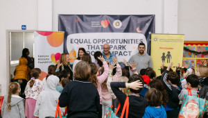 Ενδυναμώνοντας τη Νέα Γενιά