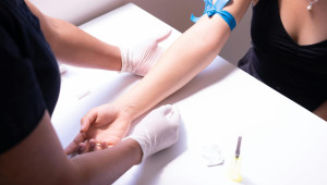 Μια απλή εξέταση αίματος προβλέπει έγκαιρα τη νόσο του Crohn