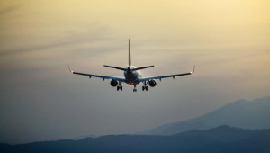 To όχι του ΕΚ - Υποστηρίζει δωρεάν χειραποσκευές και μεγαλύτερες αποζημιώσεις