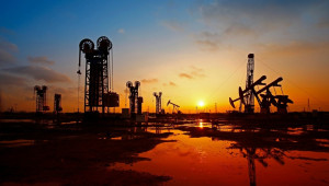 Σημαντική αύξηση στις τιμές πετρελαίου, υποχωρούν οι τιμές φυσικού αερίου μετά το ράλι