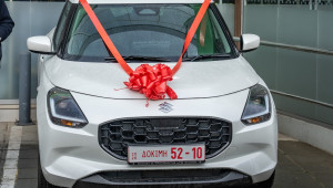 Ο Όμιλος Υπεραγορών MAS παρέδωσε το ολοκαίνουργιο SUZUKI SWIFT HYBRID, στον νικητή του διαγωνισμού της εφαρμογής mas&WIN!!