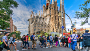 Ισπανία: Η Βαρκελώνη διπλασιάζει τον τουριστικό φόρο για να στηρίξει τη στέγαση