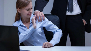 Επ. Ισότητας Φύλων στην Απασχόληση: Εμπόδια στην ισότιμη συμμετοχή γυναικών, 1 στις 3 παρενοχλήθηκαν σεξουαλικά στην εργασία