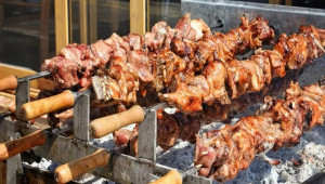 Καθησυχάζουν οι υπεραγορές: «Δεν υπάρχουν ελλείψεις ούτε εκτόξευση τιμών στο αρνί» - Έρχονται προσφορές τη Μεγάλη Εβδομάδα