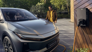 Η Toyota επιταχύνει τη στρατηγική της για την ηλεκτροκίνηση στην Ευρώπη
