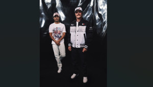 Η TOMMY HILFIGER ΚΑΙ Η CADILLAC FORMULA 1® ΠΑΡΟΥΣΙΑΖΟΥΝ ΜΙΑ ΣΥΛΛΟΓΗ FANWEAR ΕΜΠΝΕΥΣΜΕΝΗ ΑΠΟ ΤΟ ΜΑΪΑΜΙ.