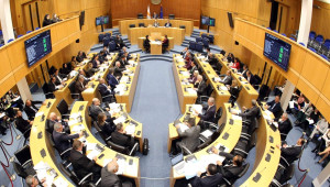 «Χρυσά» εφάπαξ και συντάξεις έως €4.500 για τους βουλευτές που αποχαιρέτησαν το Κοινοβούλιο
