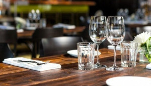 «Καμπάνα» €195.000 για αδήλωτη εργασία στην εστίαση