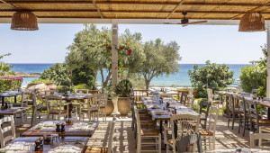 Το εστιατόριο “ΚΥΠΡΙΑΚΟΝ” από το παλιό λιμάνι Λεμεσού, στο Fig Tree Bay στον Πρωταρά