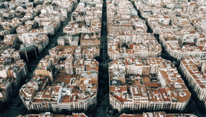 Η ΕΕ βάζει «φρένο» στα airbnb σε τουριστικούς προορισμούς