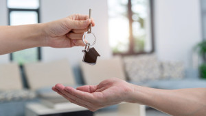 570 κρατικά οικόπεδα στο 25% της αξίας – Πάνω από €300 εκατ. στη στέγαση